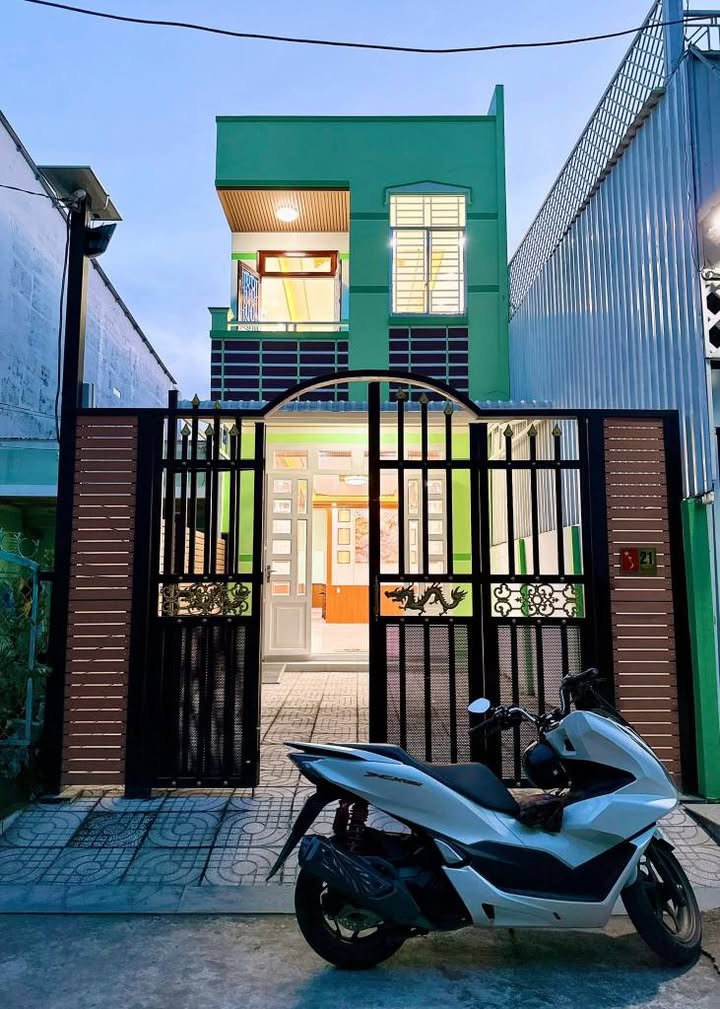 Nhà phố 125m² Cần Thơ giá 3.299 tỷ - Hoàn công, gần trường học và chợ An Thới!