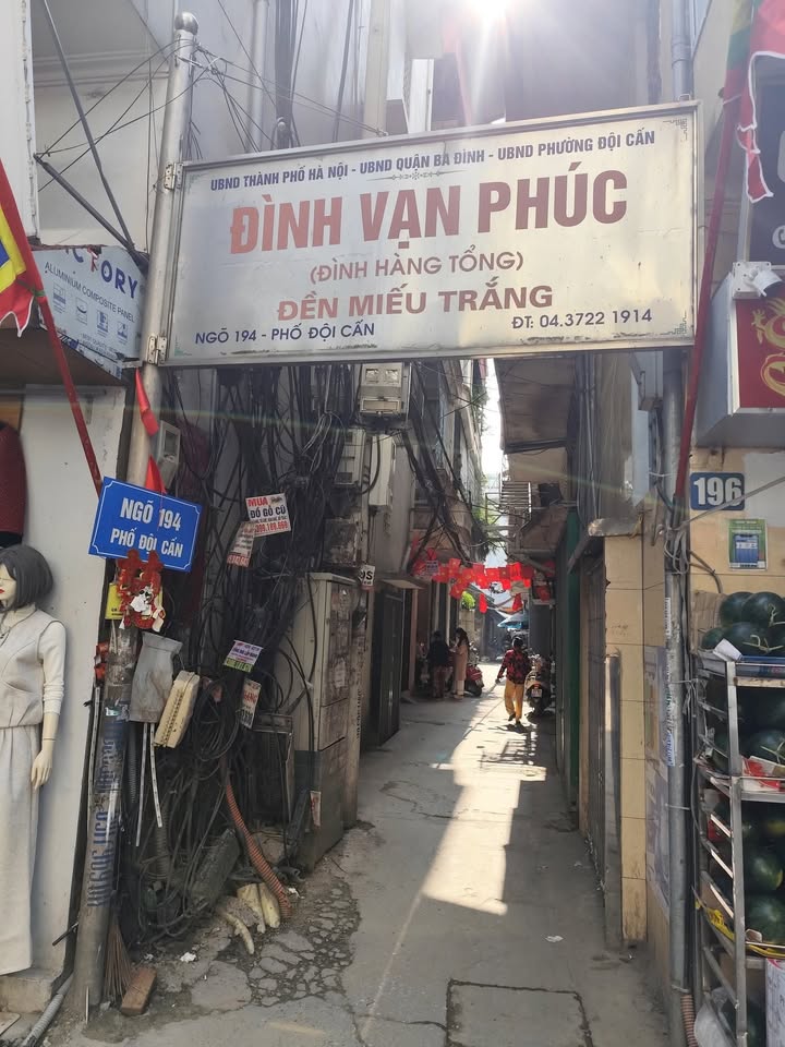 Nhà đẹp tại Đội Cấn, Ba Đình 42m² giá 8.8 tỷ - Ô tô đỗ gần, ở ngay!