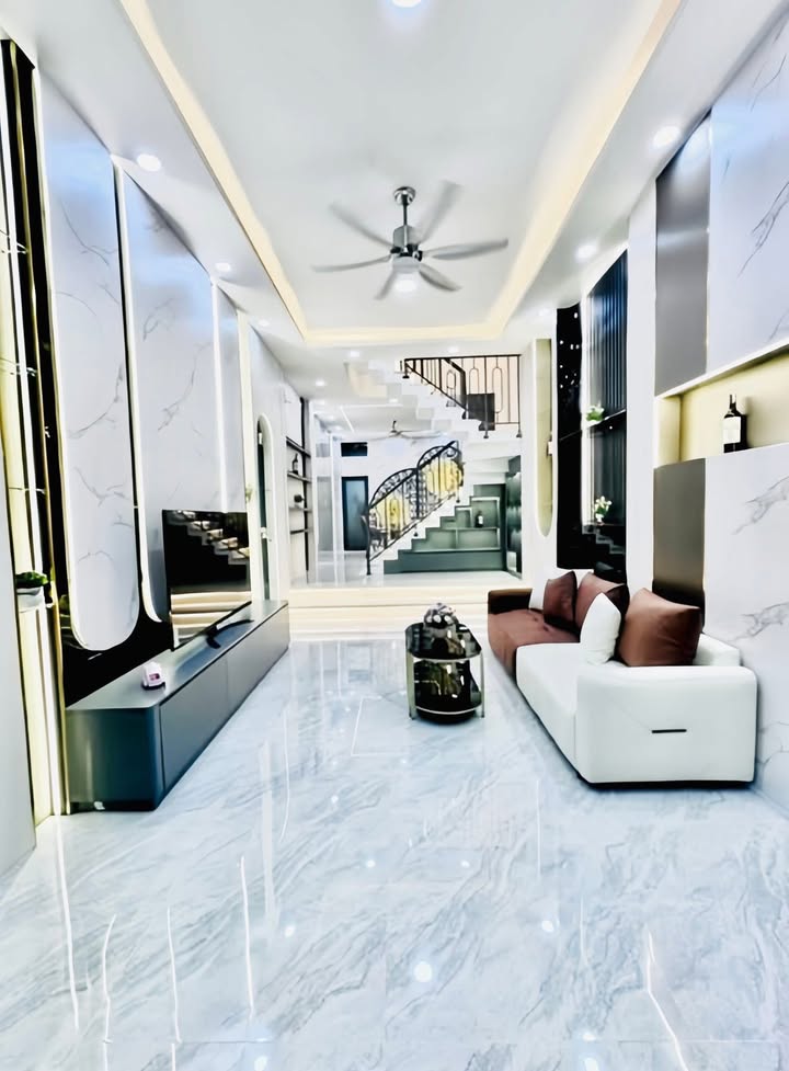 Nhà 4 tầng đường Huỳnh Văn Nghệ, Tân Bình 68m² giá 8 tỷ - Dọn vào ở ngay!