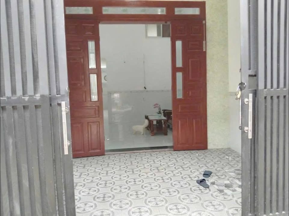 Nhà phố Dĩ An 60m² giá 1.98 tỷ - Vị trí đẹp, sẵn sàng vào ở!