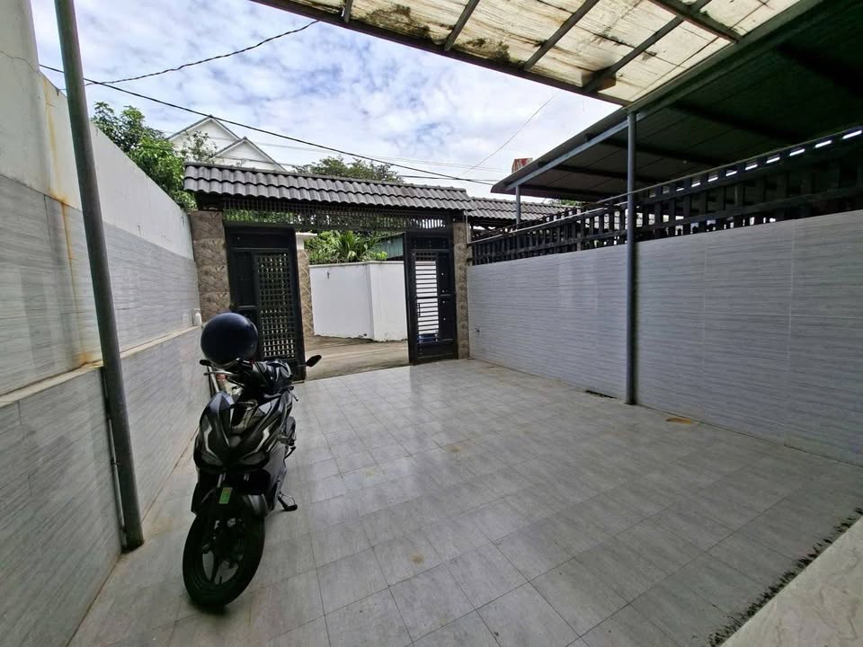 Nhà bán 122m² Phường Đông Hòa, Dĩ An - Giá 5.5 tỷ, thương lượng