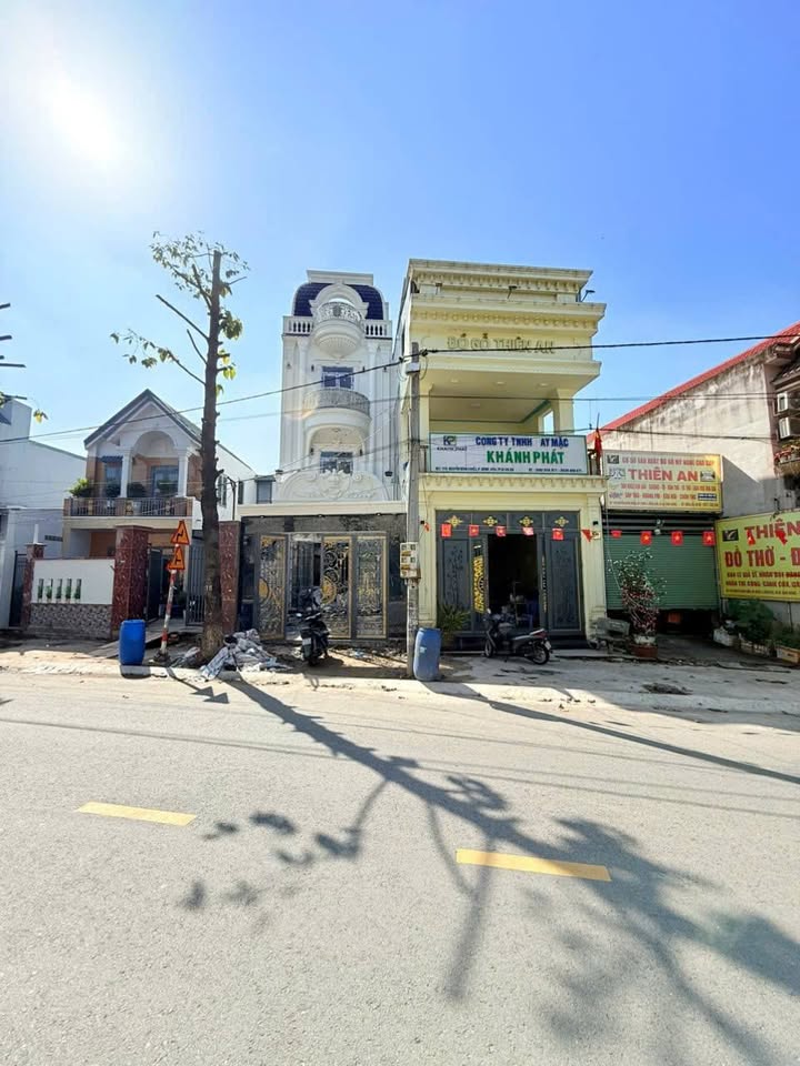 Bán nhà mặt tiền đường nhựa lớn tại Dĩ An 100m² giá 8 tỷ - Kinh doanh đa ngành nghề