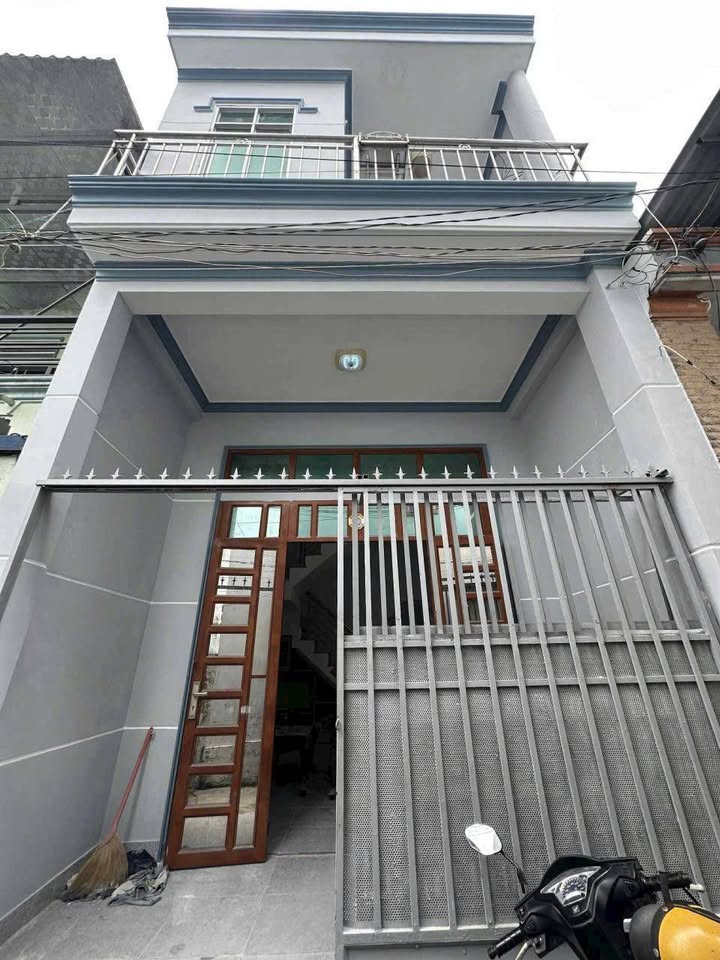 Nhà 1 trệt 1 lầu tại Đông Hòa, Dĩ An 56m² giá 3.1 tỷ - Khu dân cư an ninh, thuận tiện di chuyển!