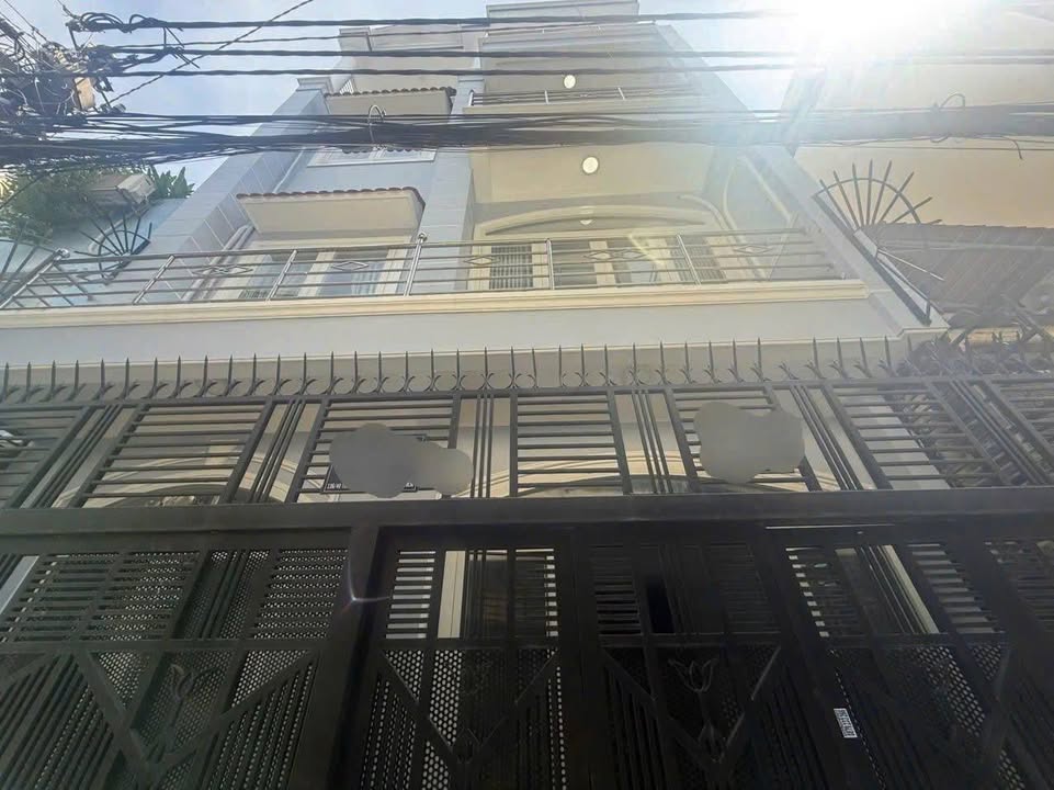 Nhà phố Trần Quang Diệu, P14, Q3 52m² giá 10.8 tỷ - Thiết kế hiện đại, tiện nghi đầy đủ!