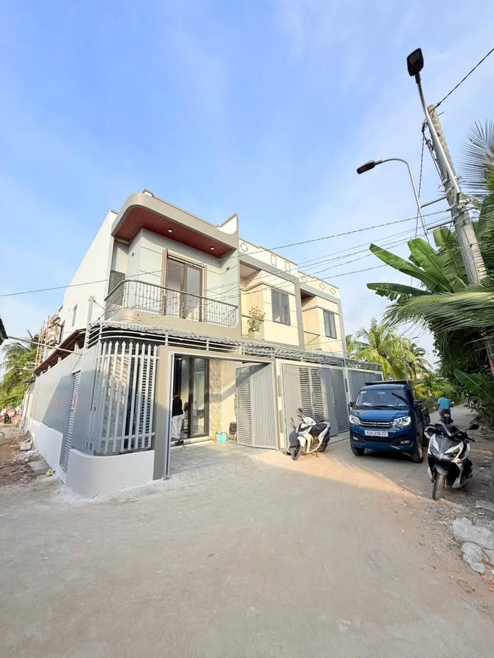 Nhà góc 2 mặt tiền Đạo Thạnh, Mỹ Tho 75m² giá 1.88 tỷ - Diện tích rộng, sổ đỏ chính chủ!