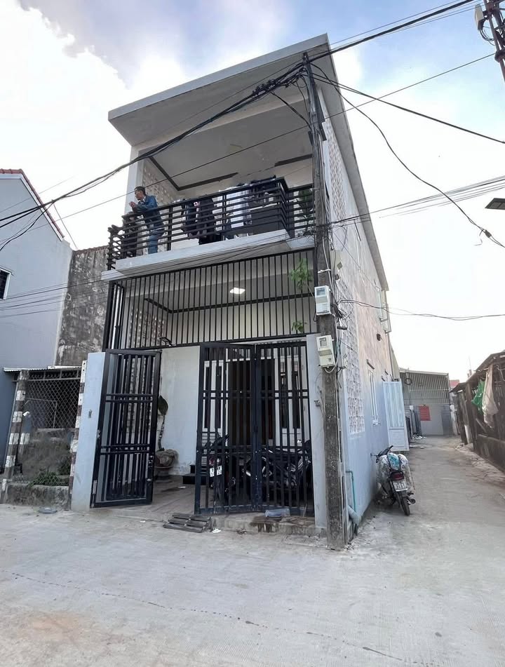 Nhà 2 tầng mặt tiền Nguyễn Hữu Cảnh, 74m² giá 2 tỷ - Thiết kế hiện đại, sẵn sàng vào ở!