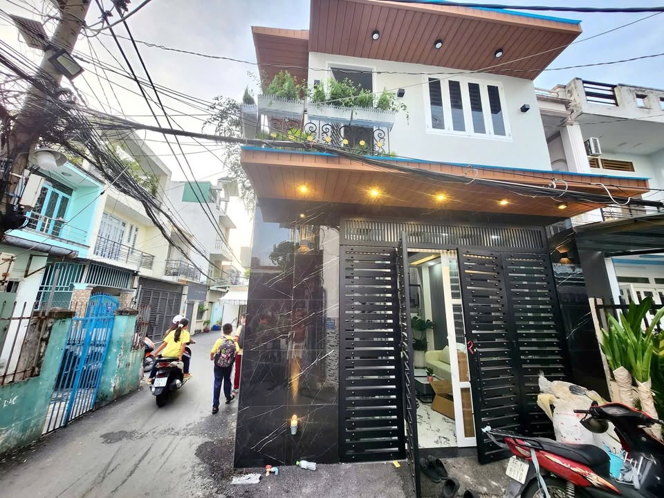 Nhà riêng Gò Vấp 51.9m² giá 6.8 tỷ - Căn góc 2 mặt tiền hẻm rộng rãi!