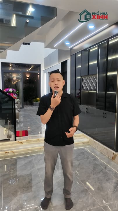 Nhà phố mặt tiền kênh Hà Huy Giáp 180m² - Đối diện trường cấp 2 Tô Ngọc Vân, Q12