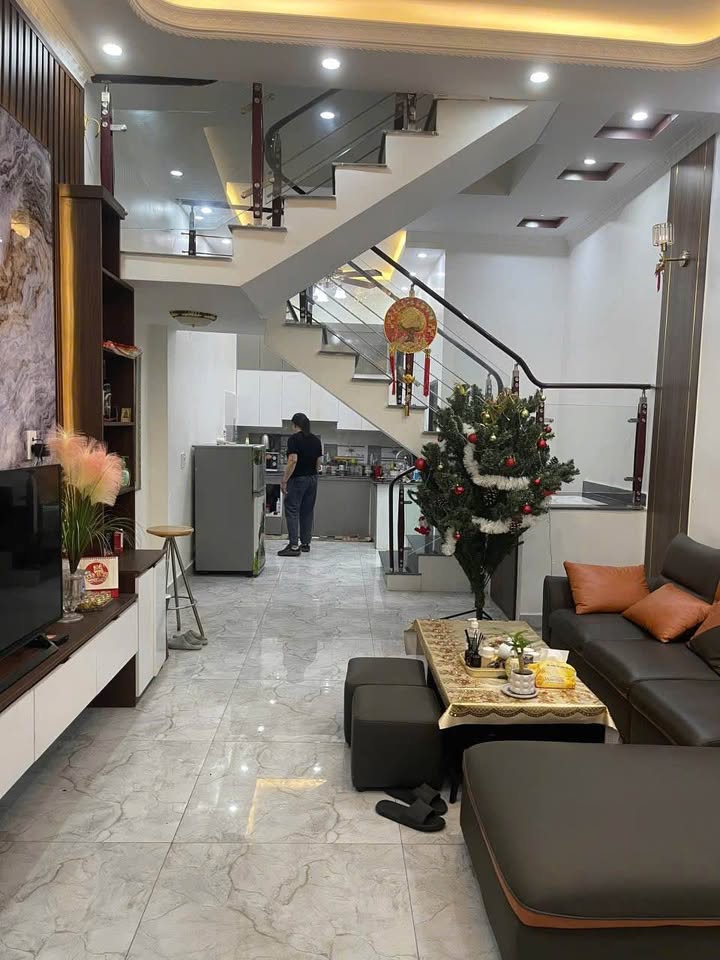 Nhà 3,5 tầng Miếu Hai Xã Lê Chân 40m² giá 3.85 tỷ - Kinh doanh thuận lợi!