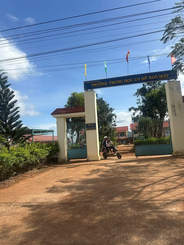 Đất nền Cư Mốt 780m² giá 1.4 tỷ - Nở hậu lý tưởng, gần trường học!