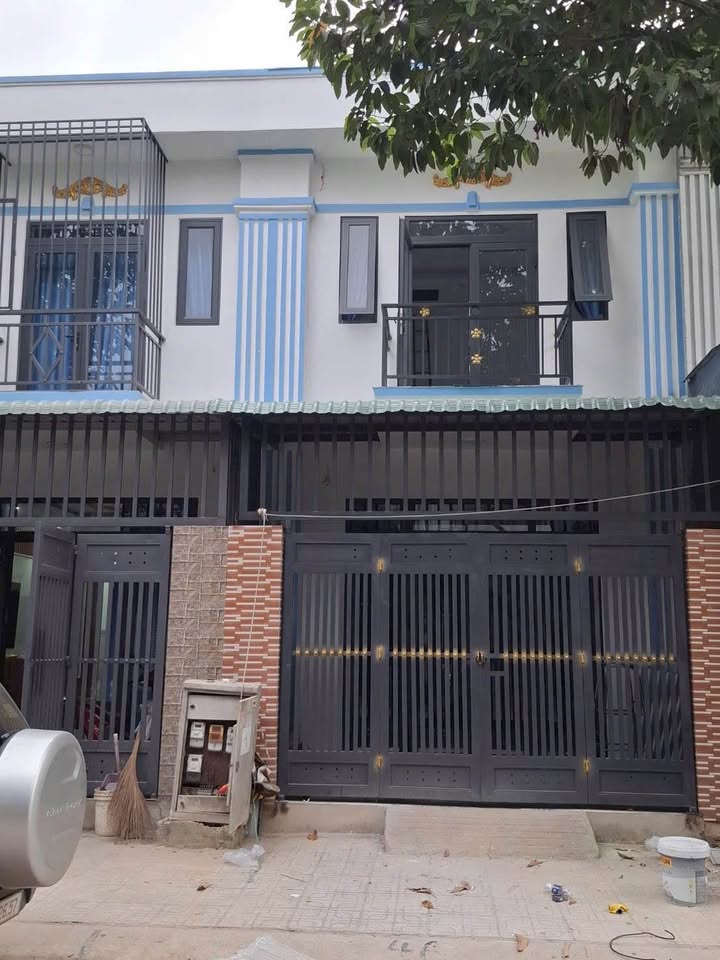 Nhà 1 trệt 1 lầu tại Phường Uyên Hưng, Tân Uyên - 72m² giá 2.3 tỷ - Thiết kế sang trọng, đầy đủ nội thất!