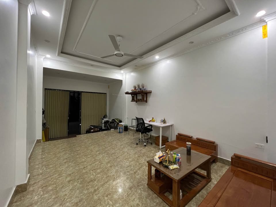 Nhà cấp 4 ngõ Hoàng Văn Thụ, phường Cốc Lếu, 64m² giá 2.2 tỷ - Ô tô vào tận cửa!