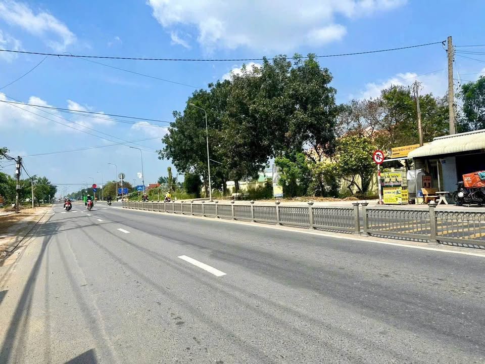 Đất thổ cư 130m² tại An Thạnh, Bến Lức - Giá 2.2 tỷ, sổ hồng chính chủ!