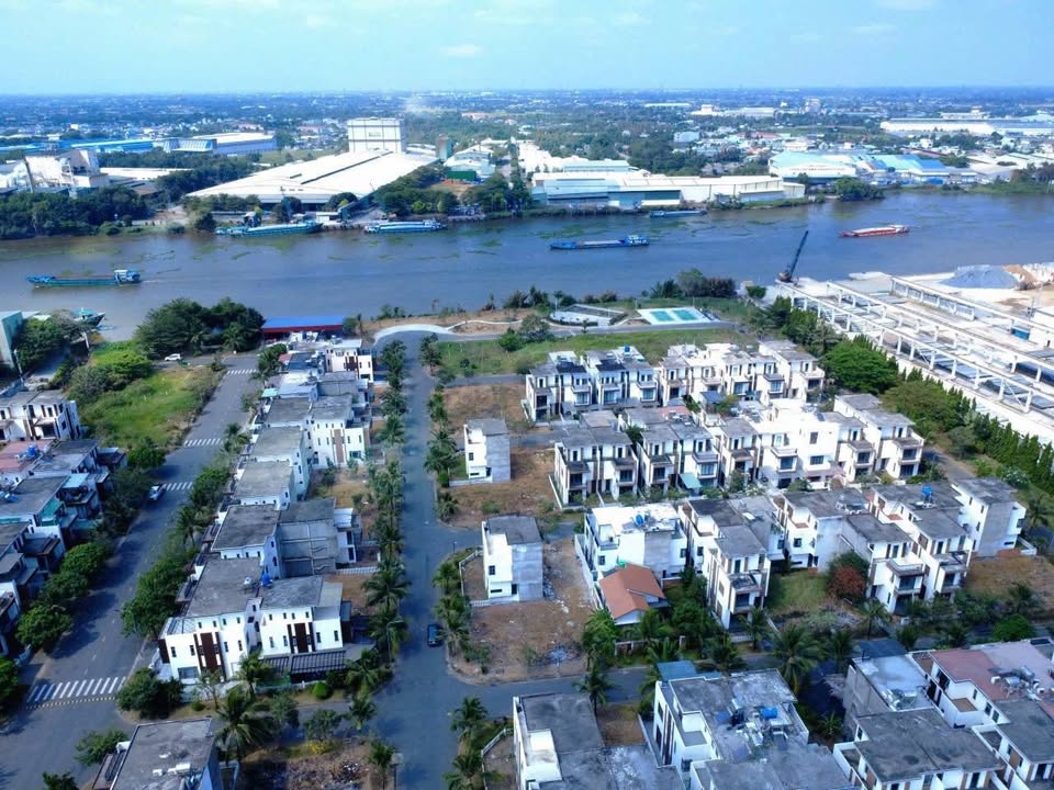 Biệt thự góc 2 mặt tiền Trần Anh Riverside 163m² giá 5.5 tỷ - Tận hưởng cuộc sống ven sông!