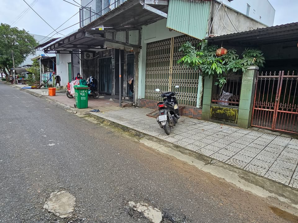 Dãy trọ 6 phòng mặt tiền đường Thanh Vinh, Đà Nẵng 147m² giá 4 tỷ - Đầu tư sinh lời ngay!