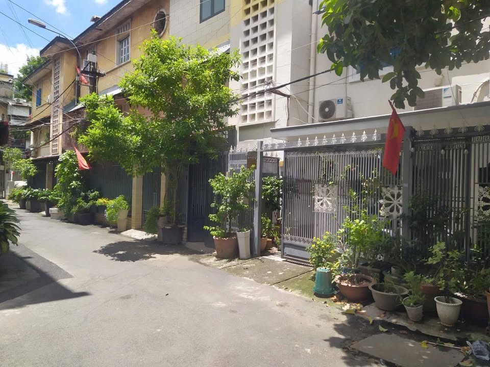 Căn hộ cho thuê tầng 1 tại Cư xá 139 Lý Chính Thắng, Quận 3 - Nhà mới, không gian yên tĩnh!