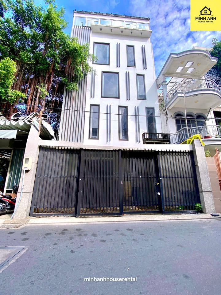 Front House cho thuê tại Thích Minh Nguyệt, Quận Tân Bình - Diện tích 160m², thang máy hiện đại!