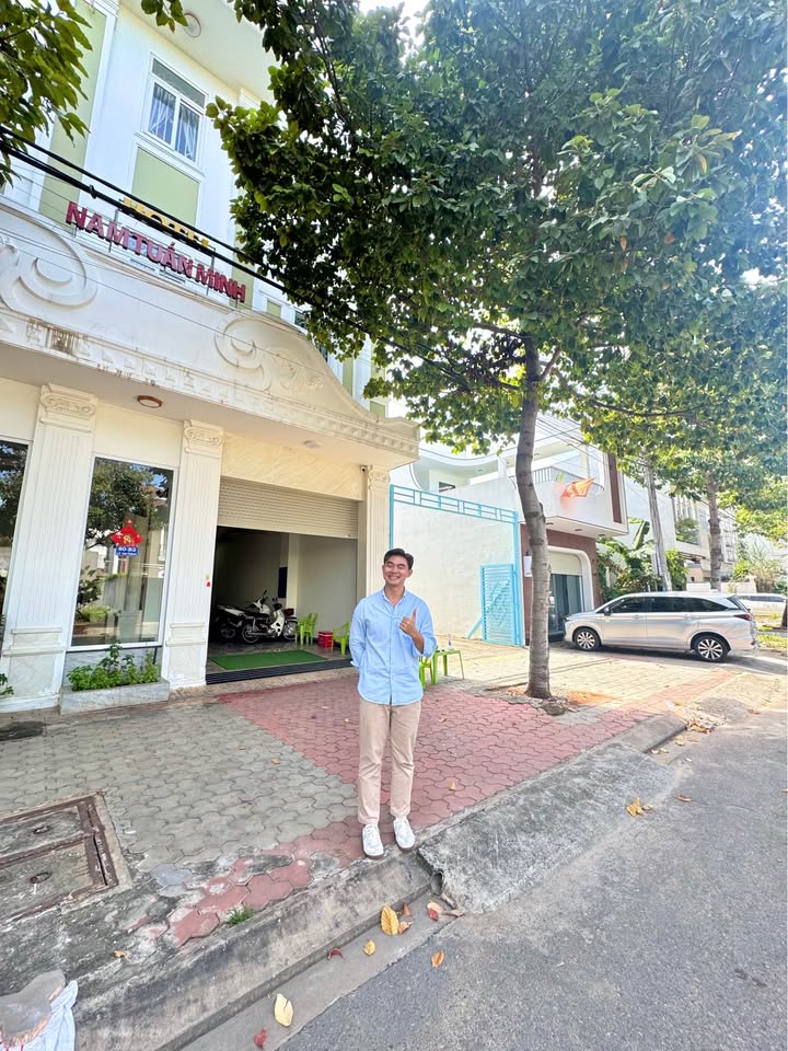 Khách sạn Lê Đại Hành Phan Thiết 300m² giá 32 tỷ - Sẵn dòng tiền và bãi xe riêng!