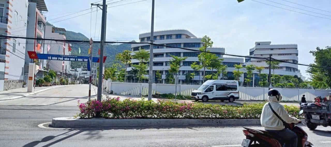 Bán nhà gác lửng 53m² đường 2/4 Vĩnh Hòa - Nha Trang chỉ 3.2 tỷ - Giảm giá sốc 100 triệu!