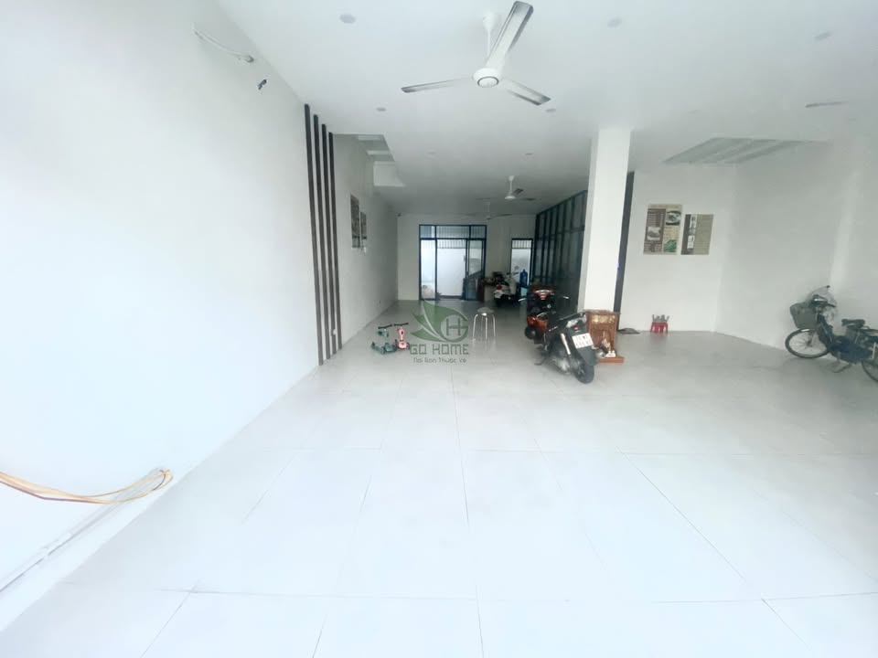Cho thuê mặt bằng 64m² đường Thích Quảng Đức giá 10 triệu - Lối đi riêng, tiện ích đầy đủ!