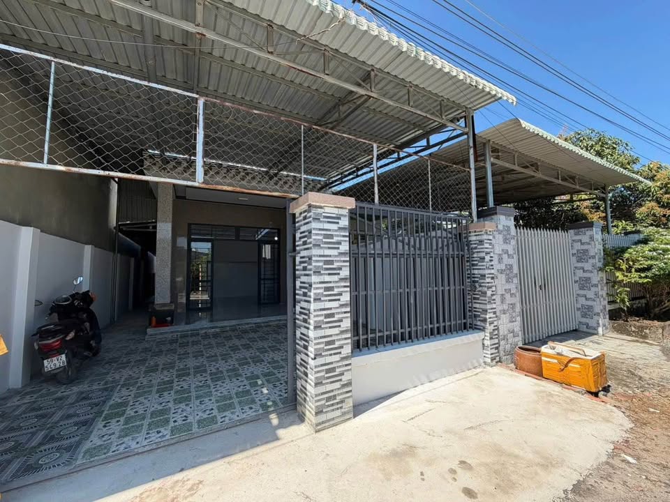 Nhà đẹp Ninh Thạnh 192m² giá 1.1 tỷ - Vị trí thuận lợi, không gian sống lý tưởng!