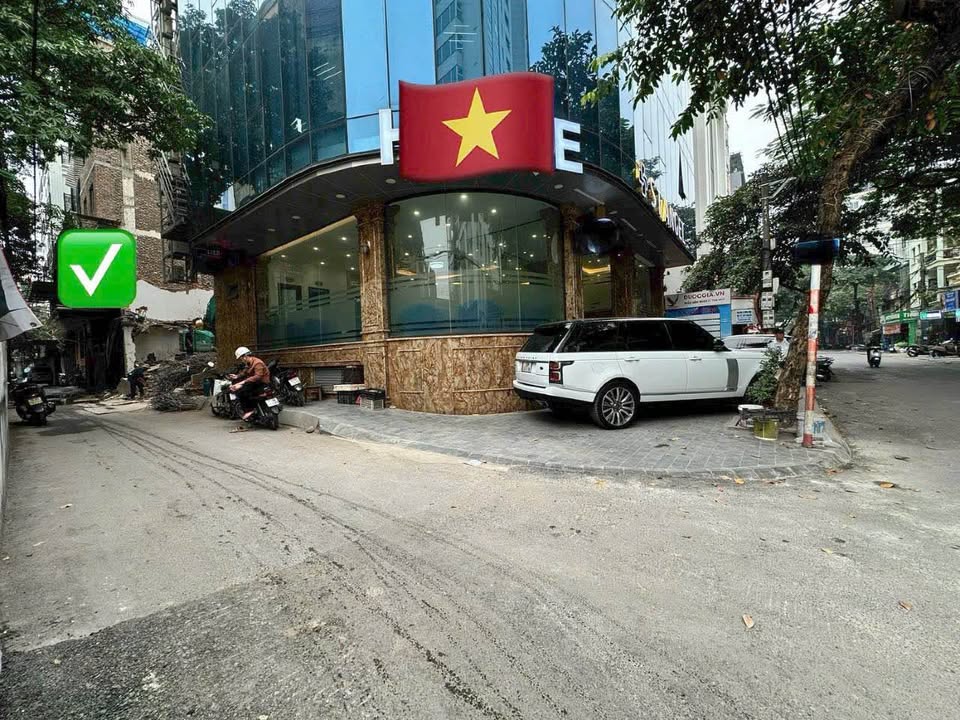 Đất Hoàng Quốc Việt Cầu Giấy 100m² giá 45 tỷ - Sổ hồng chính chủ, GPXD 10 tầng!