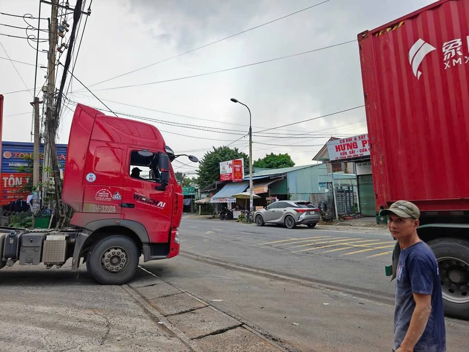 Bán đất mặt tiền đường 12m, P.Hố Nai, 310m² giá 4.9 tỷ - Cơ hội đầu tư tuyệt vời!