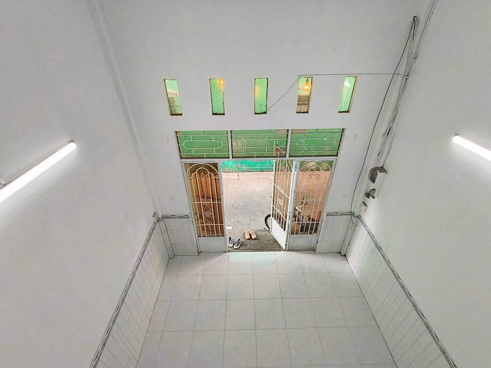 Nhà phố phường 2 TP Cà Mau 36m² giá 700 triệu - Sổ hồng chính chủ, đầy đủ tiện nghi!