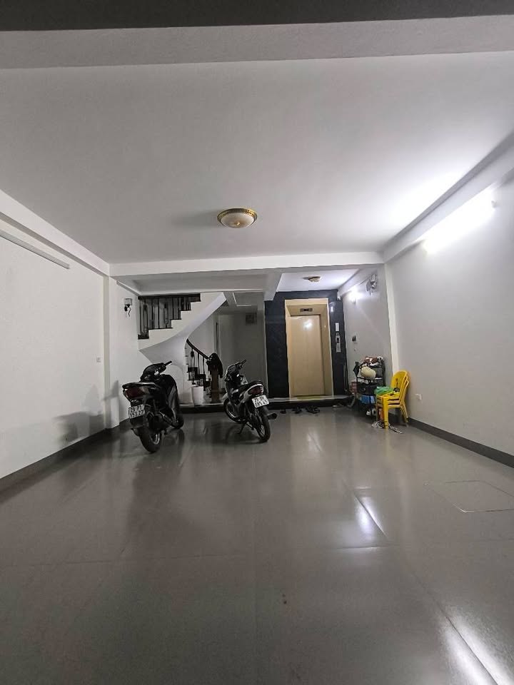 Nhà Tân Mai - Hoàng Mai 56m² giá 24.8 tỷ - Thiết kế 7 tầng hiện đại