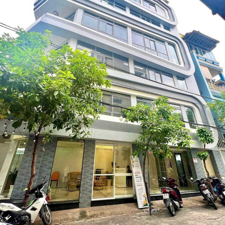 Bán nhà mặt tiền Ni Sư Huỳnh Liên 49m² giá 17.6 tỷ - Thiết kế 6 tầng hiện đại!