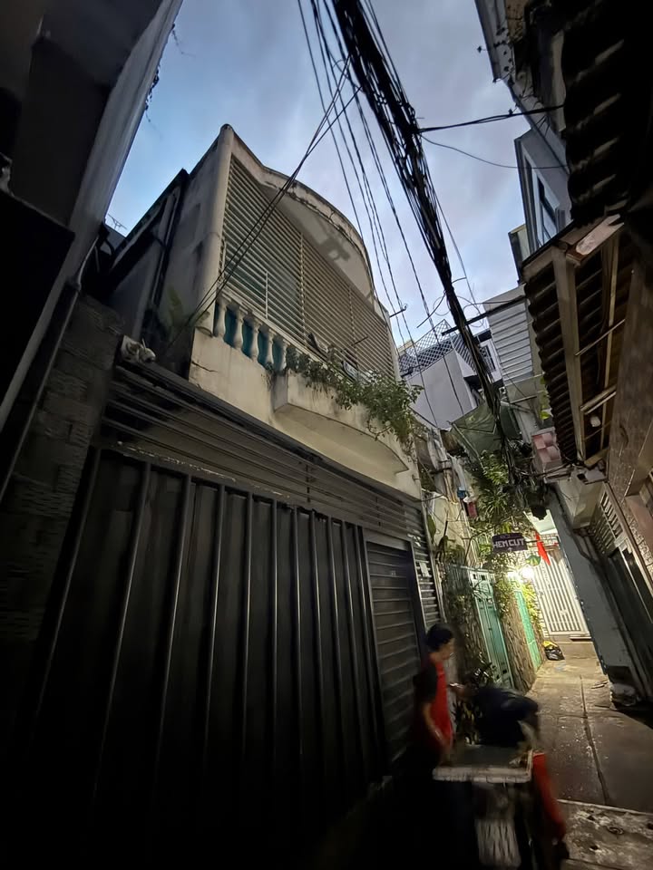 Nhà đẹp Phú Nhuận 39.6m² giá 6.2 tỷ - Gần trung tâm, thuận tiện di chuyển!