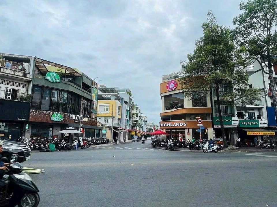 Bán nhà góc 2 mặt tiền đường Ba Tháng Hai, Quận 11 - Diện tích 128m², giá 75 tỷ - Cơ hội đầu tư sinh lời!