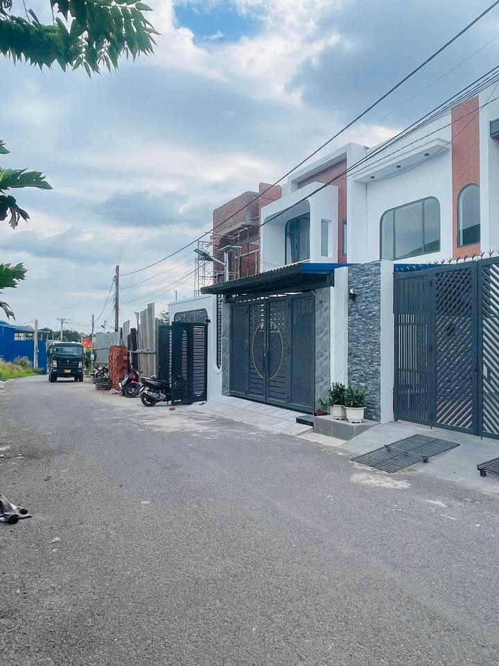 Bán nhà mặt tiền kinh doanh Trảng Dài 105m² giá chỉ 3.39 tỷ - Sổ riêng, thổ cư 100%!