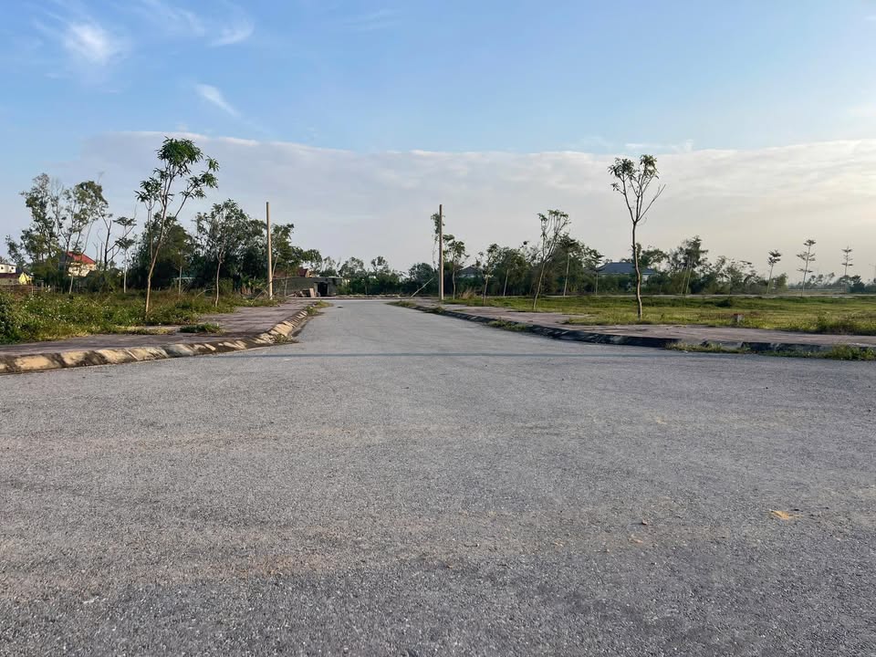 Đất nền Nghi Hương Cửa Lò 270m² giá 4 tỷ - Đường rộng 12m thuận lợi!