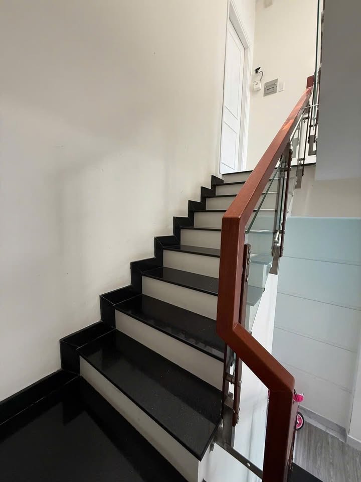 Nhà 3 tầng BTCT Thới An, 55m² giá 4.99 tỷ - Chủ cần bán gấp!