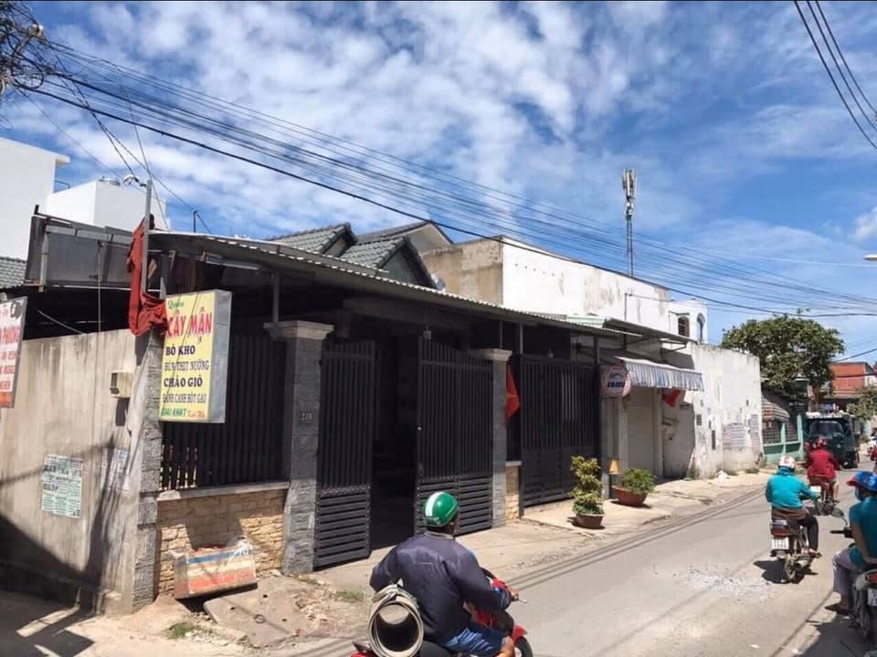 Nhà phố Tiền Lân, xã Bà Điểm, 242m² giá 9 tỷ - Đầu tư sinh lời ngay!