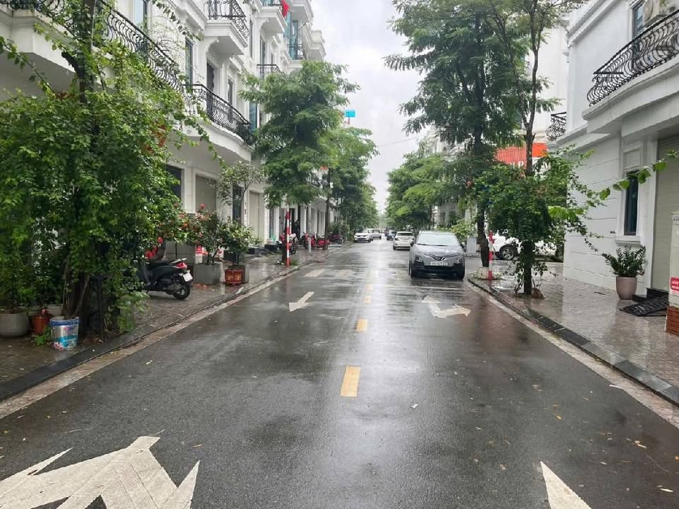 Nhà 5 tầng Kiến Hưng 73m² giá 2 tỷ - Vị trí đắc địa, bán gấp!