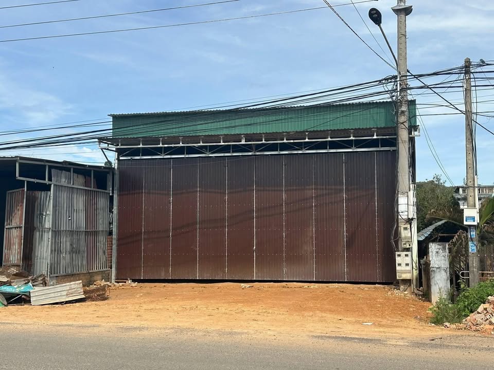 Nhà xưởng Hòa Bình, Krông Pắc 420m² giá 7.56 tỷ - Địa điểm kinh doanh lý tưởng!