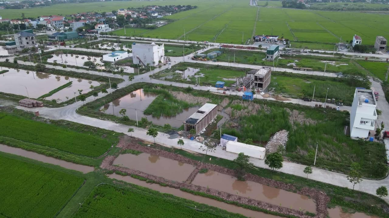 Đất nền Yên Lâm, Yên Mô 100m² giá 1.95 tỷ - Sổ hồng chính chủ, mặt tiền đường lớn!