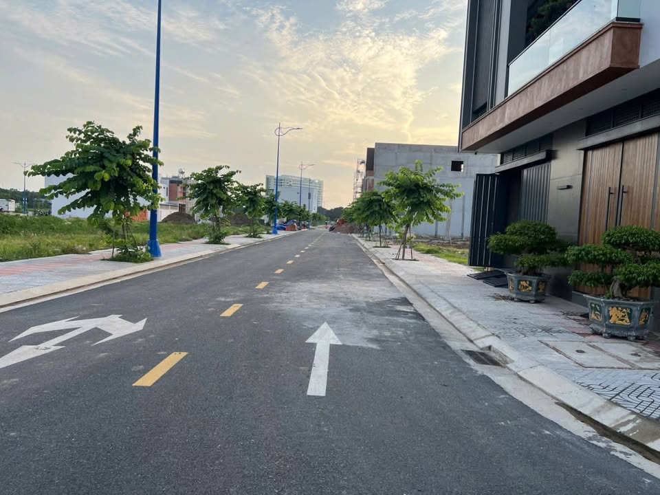 Đất nền Tái định cư Hòa Long, Bà Rịa 90m² giá 2.4 tỷ - Pháp lý rõ ràng, không lỗi phong thủy!