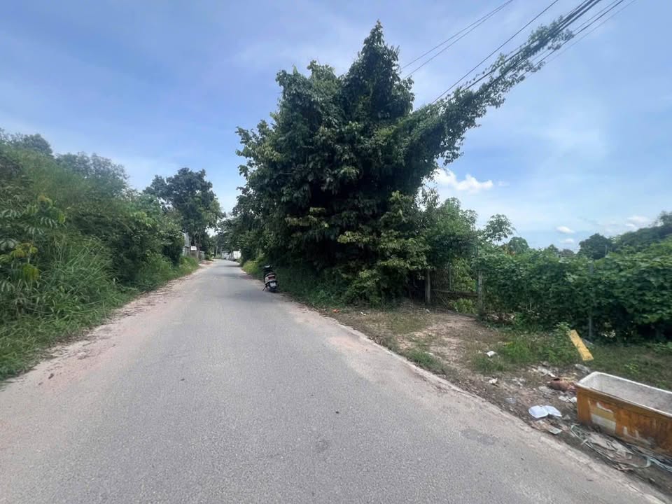 Bán gấp FrontHouse mặt tiền DX73, Chánh Hiệp, 92m² - Vị trí đẹp, giá chỉ 2.2 tỷ!