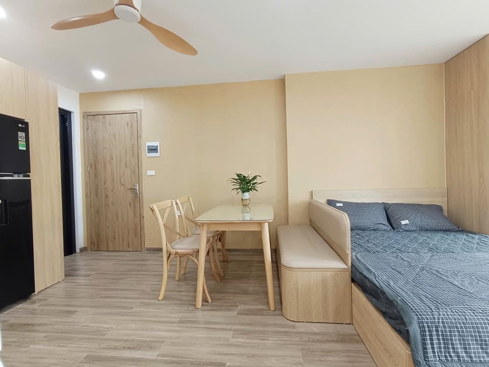 Căn hộ dịch vụ Ngõ 43/98 Trung Kính 45m² - Giá tốt cho thuê gấp!