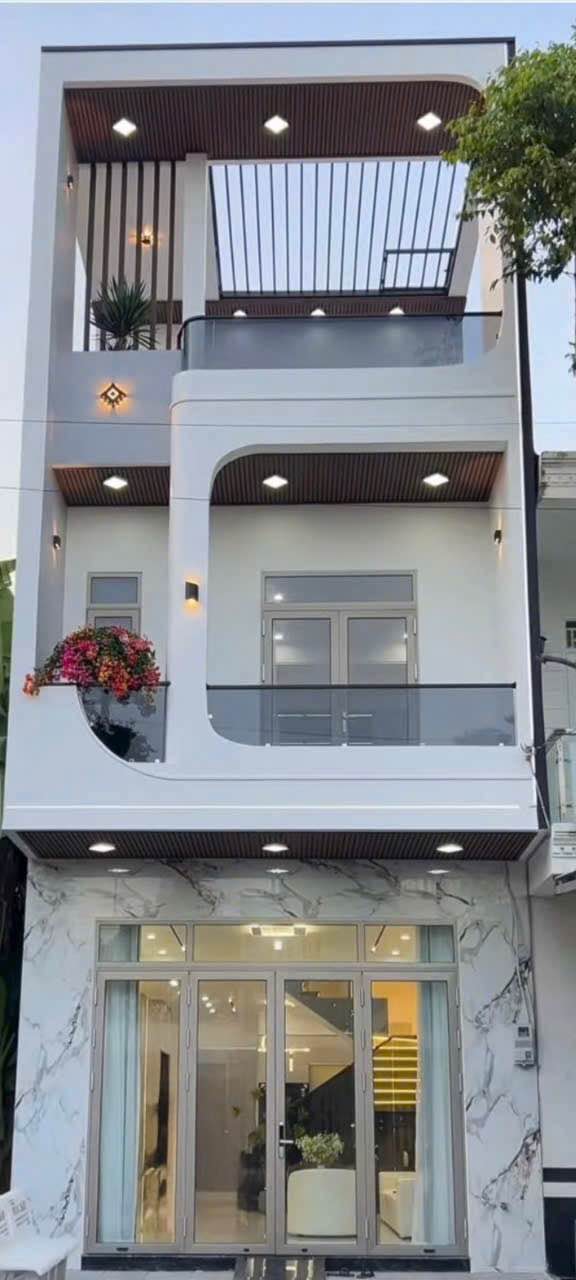 Nhà 2 lầu 1 trệt Tân Đông Hiệp 129,8m² giá 5 tỷ - Hoàn công đầy đủ!