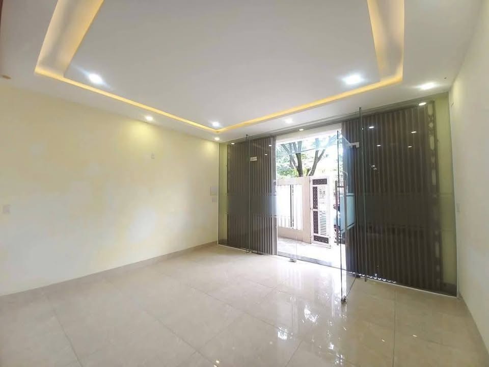 Nhà cho thuê 3 tầng mặt tiền Tố Hữu, Hải Châu 85m² - Phù hợp mở văn phòng, dạy học!