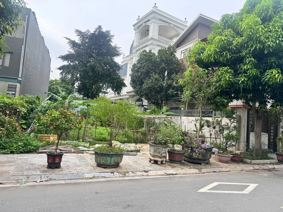 Đất nền Khu đô thị Việt Séc 176m² giá 10 tỷ - Biệt thự hướng Tây Bắc tuyệt đẹp!