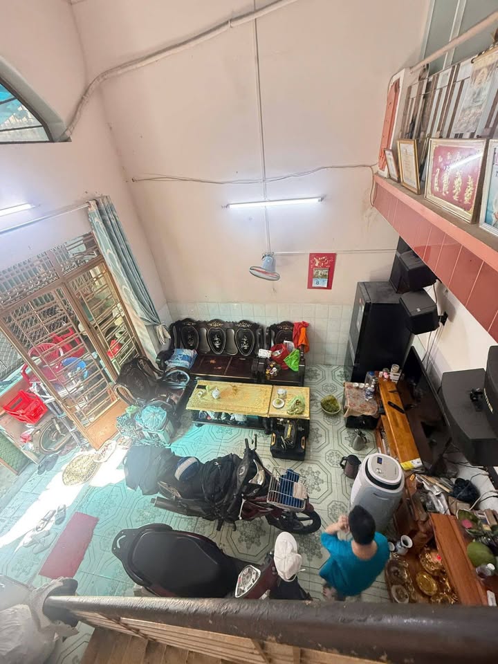 Nhà 3 tầng Vườn Lài Tân Phú 35m² giá chỉ 4 tỷ - Vị trí đắc địa, tiện ích bủa vây!