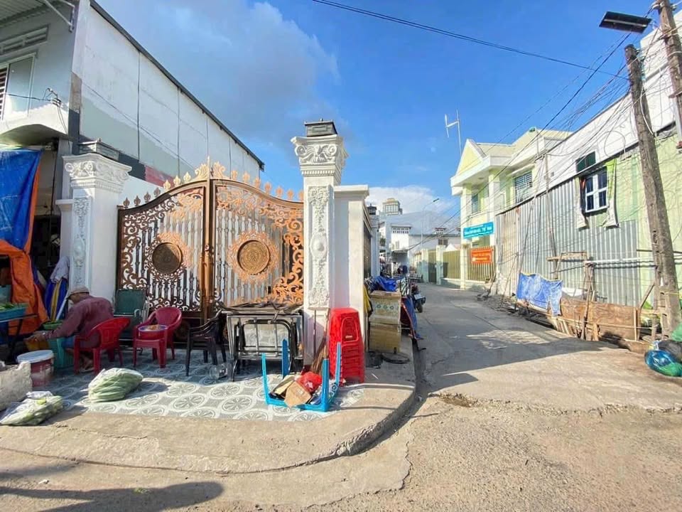 Nhà 2 Mặt Tiền Đường Trần Ngọc Quế, Q.Ninh Kiều, 85m² - Giá 9 Tỷ, Đối Diện Trường Mầm Non!