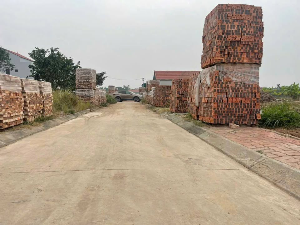 Đất nền Kim Động Hưng Yên 153m² giá 2 tỷ - Lô góc hai mặt tiền hiếm có!