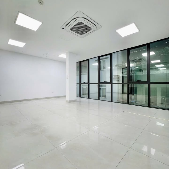 Văn phòng cho thuê tại Ngụy Như Kon Tum, Thanh Xuân 75m² - Giá chỉ 15 triệu/tháng!