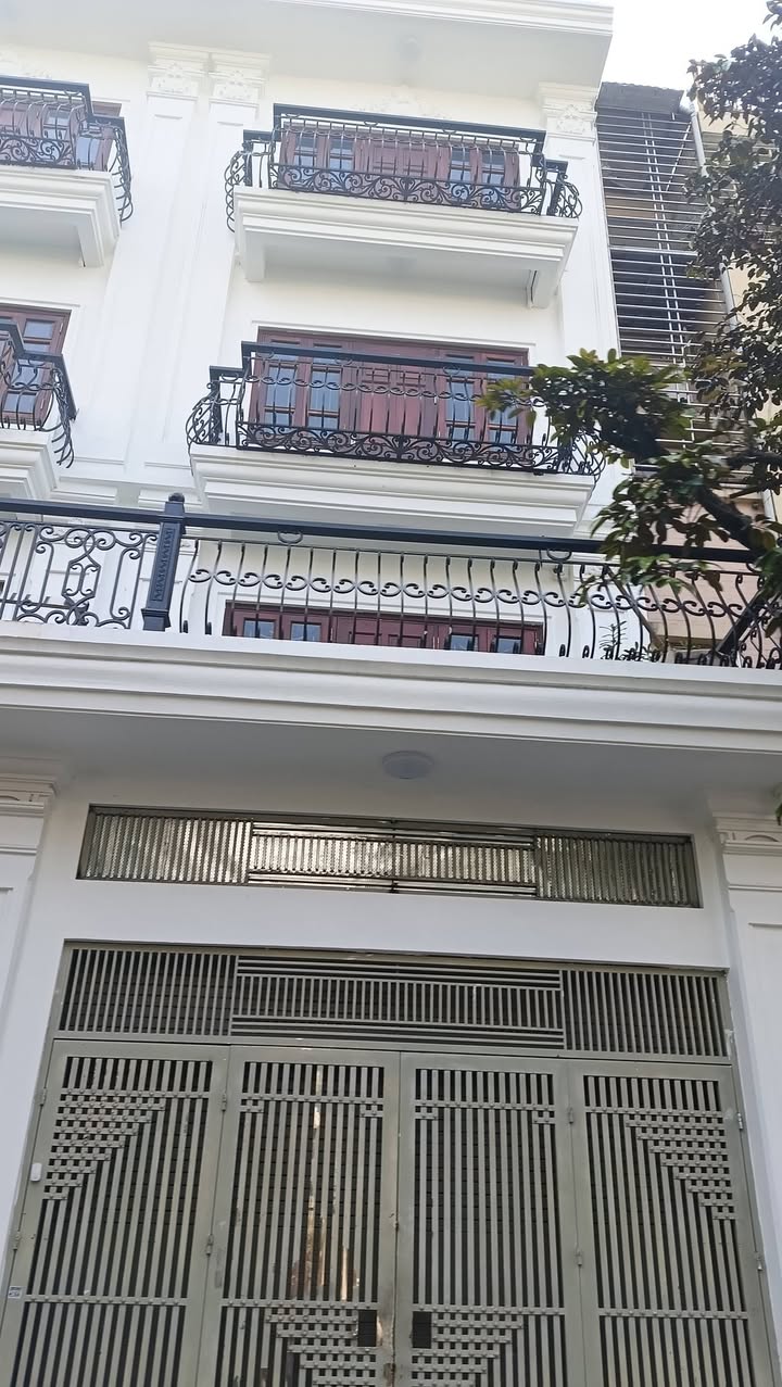 Nhà liền kề Văn Phú Hà Đông 60m² giá 15.3 tỷ - Đầu tư sinh lời ngay!